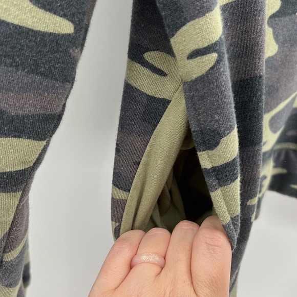 Socialite Camo Hoodie - Medium - Picture 5 of 6